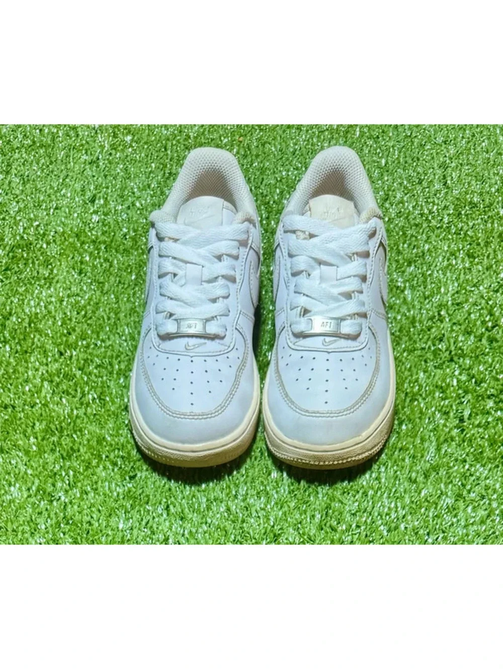 Nike Air Force 1 Low – Triple White Size: 1Y (Youth)